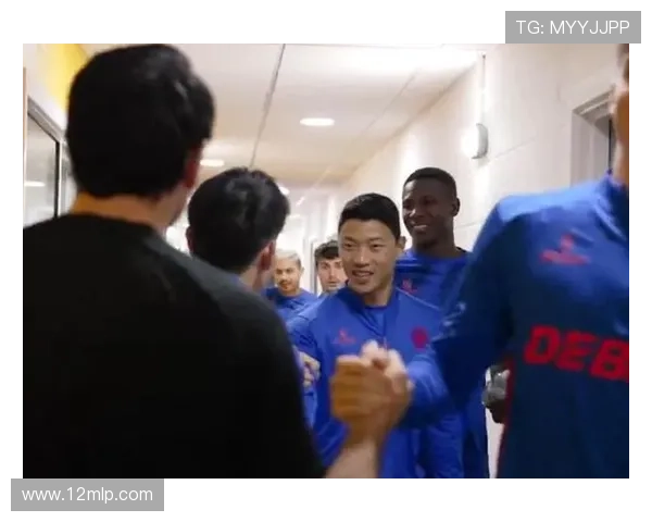 击掌瞬间徐彬携手黄喜灿启新篇