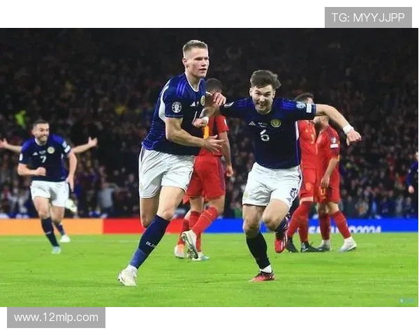 麦克托米奈倒钩壁画亮相助苏格兰重返世界杯